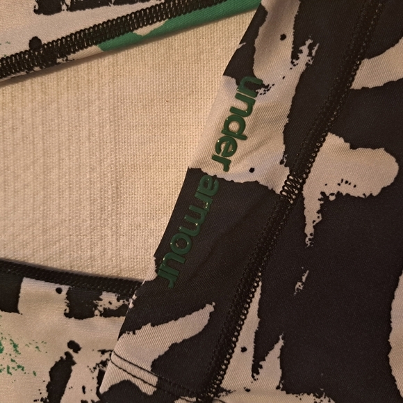 Under Armour women's size Medium green, black & white fitted coldgear VGUC - Picture 2 of 4